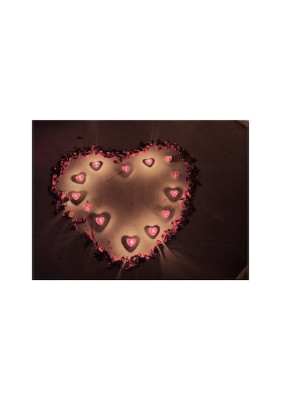 20 Kalpli Tealight Mum + 300 Kuru Gül Yaprağı Romantik Süs Kırmızı
