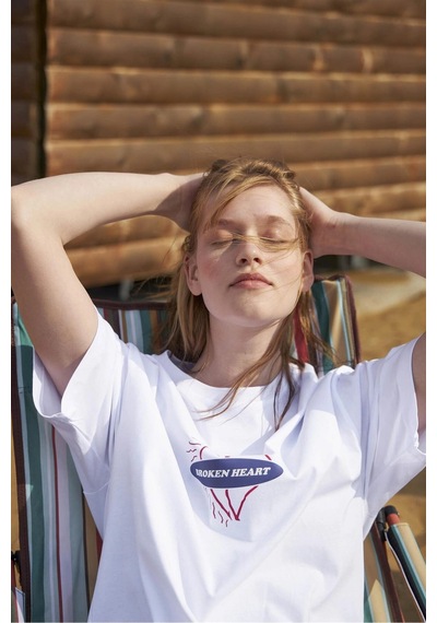 Tarzsokak Unisex Broken Heart Tshirt Beyaz