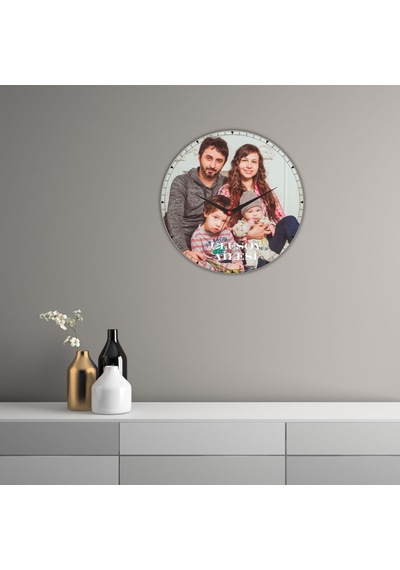 Kişiye Özel Fotoğraf Baskılı Metal Duvar Saati - En Güzel Aile Hediyesi Beyaz