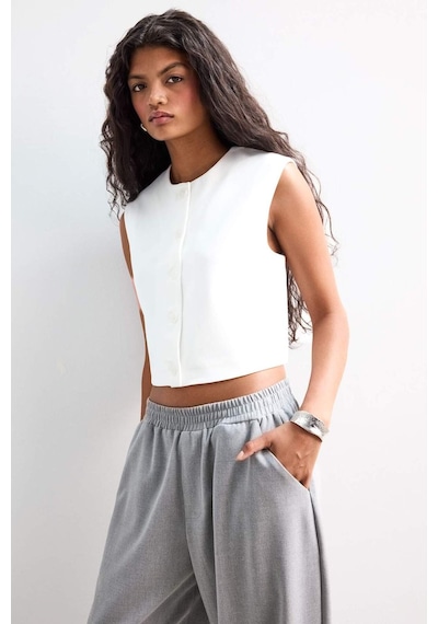Defacto Cropped Fıt Bisiklet Yaka Krep Yelek F8112AX25AU