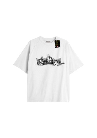 Flood Of Style Beyaz Oversize T-shirt Üçlü Kedi Özel Tasarım