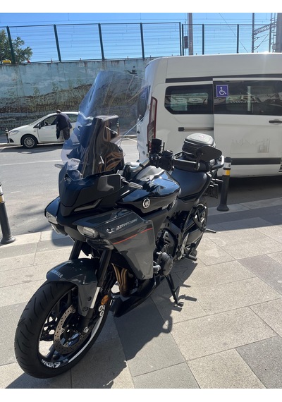 2025-26 Yamaha Tracer 9 / Gt Ön Cam Açık Füme 54cm 4mm Zeus Acik Füme