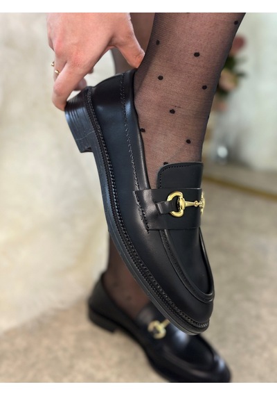 Günlük Kadın Siyah Loafer Klasik Desenli Taban Tokalı Oval Burunlu Makosen Ayakkabı 120 Siyah - Cilt Günlük Kadın Siyah Loafer Klasik Desenli Taban Tokalı Oval Burunlu Makosen Ayakkabı 120 Siyah - Cilt