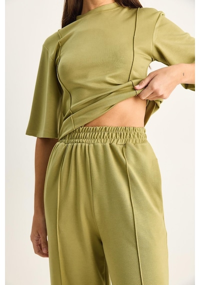 Shade Kadın Soft Touch Nervürlü Yarım Kol T-shirt Lastikli Bol Paça Pantolon Takım 18000 60286181 - Fıstık Yeşili Shade Kadın Soft Touch Nervürlü Yarım Kol T-shirt Lastikli Bol Paça Pantolon Takım 18000 60286181 - Fıstık Yeşili