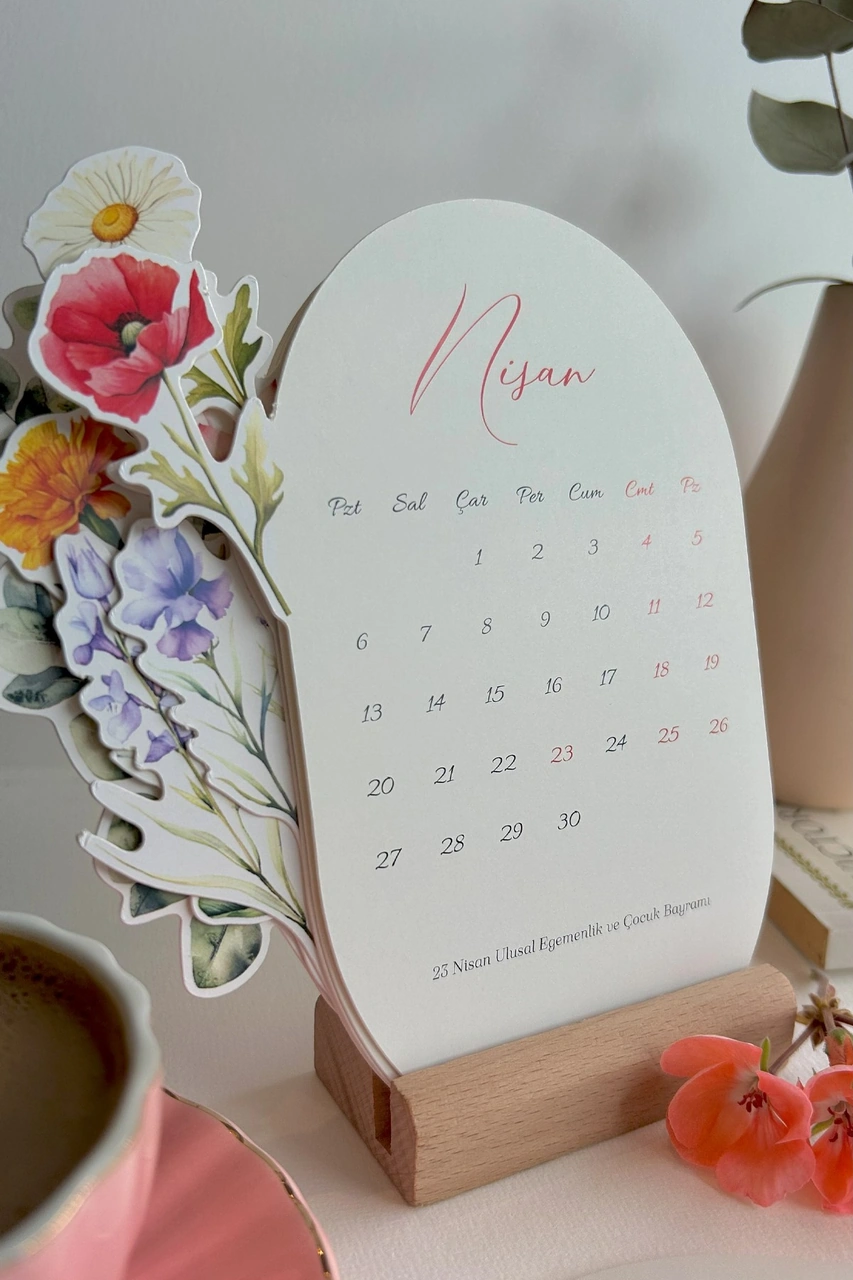 2026 Çiçekli Masa Takvimi 12 Ay Özel Tasarım Ahşap Standlı Dekoratif Takvim 2026 Floral Tasarım