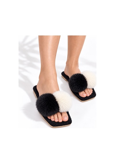 Dabab Shoes Pomella Kadın Siyah Çift Ponponlu Peluş Bantlı Kaymaz Tabanlı Önü Açık Ev Terliği Dabab Shoes Pomella Kadın Siyah Çift Ponponlu Peluş Bantlı Kaymaz Tabanlı Önü Açık Ev Terliği