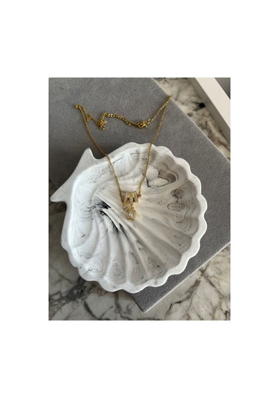 Gold Renk Baget Taşlı Zarif Kolye - Minimalist Modern Tasarım Altın