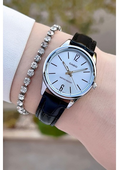 Casio Csıste152 Kadın Kol Saati