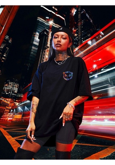 Kadın Siyah Oversize Kızgın Ayı Baskılı T-shirt Siyah
