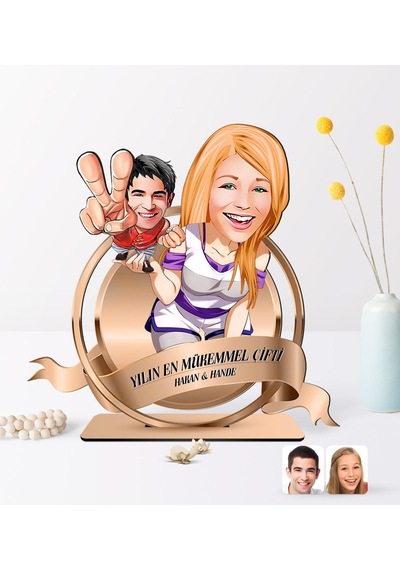 Kişiye Özel Yılın En Mükemmel Çifti Karikatürlü 3D Ahşap Biblo Pl N11.2201
