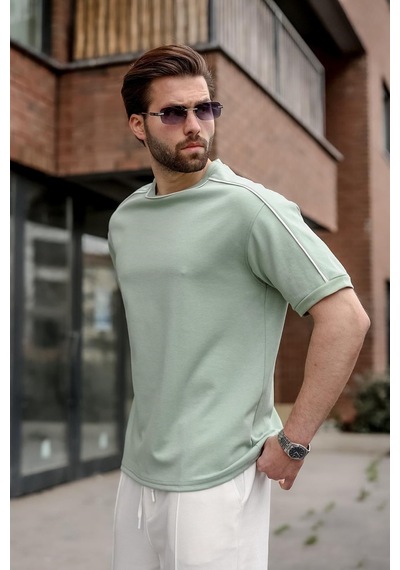 Madmext Mint Yeşili Şerit Detaylı Modern Kesim Erkek Tişört E7182