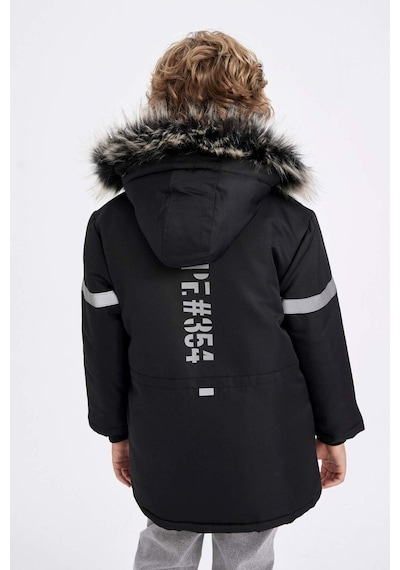 DeFacto Erkek Çocuk Çıkarılabilir Suni Kürk Yaka Kapüşonlu Pelüş Astar Parka C8786A824WNBK27