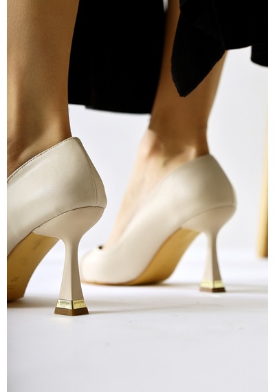 Limoya Lavina Bej Bantlı Altın Topuk Detaylı Sivri Burunlu Stiletto 001