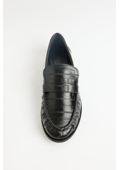Lutvelizade Loafer 2517 Klasik Deri Görünümlü Oval Burun Siyah Su Yolu Kadın Loafer