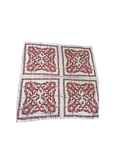 Tikitonki Çok Parçalı Kırmızı Çiçek Desenli Saten Beyaz Eşarp - 90x90 Beyaz Beyaz