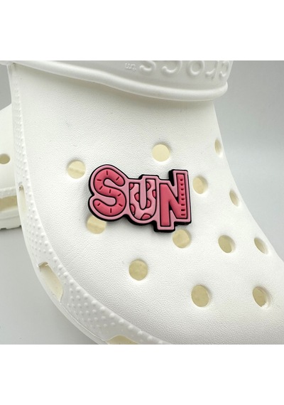 Crocs Terlik Süsü Ve Aksesuarı , Çanta Süsü Jibbitz 3d Sun 04 Yazılı Görsel Logo Aksesuar Pudra Pembe-pembe-siyah Crocs Terlik Süsü Ve Aksesuarı , Çanta Süsü Jibbitz 3d Sun 04 Yazılı Görsel Logo Aksesuar Pudra Pembe-pembe-siyah