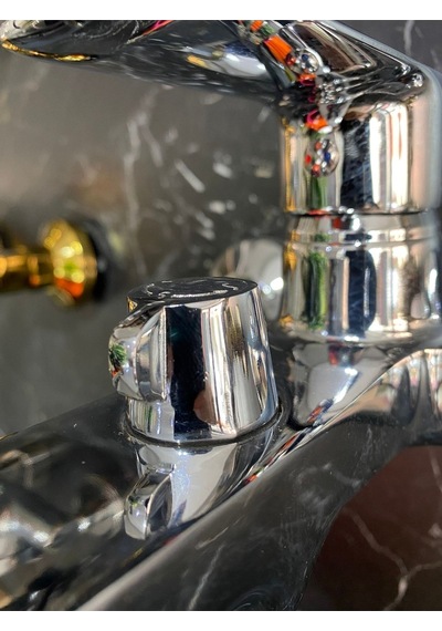 İsaoğlu Yapı Gümüş Banyo Bataryası Kare Büyük Tasarım Krom Duş Musluğu Banyo Armatür Gümüş