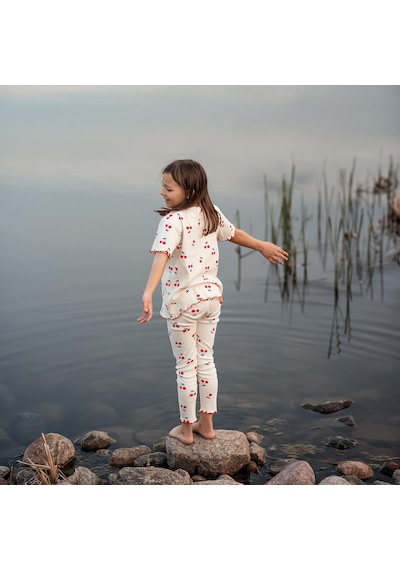 Antebies Organik Krem Kiraz Desenli Beli Lastikli Kısa Kollu Kız Çocuk Pijama Takımı