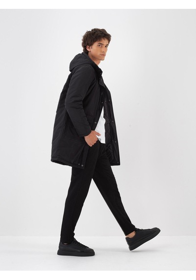 Siyah Formunu Koruyan Regular Fit Mont 190545