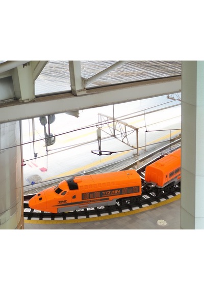 Pilli, Motorlu, Işıklı Ve Ses Efektli 17 Parça Oyuncak Sarı Tren Seti
