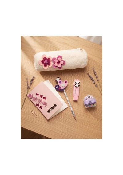 Kız Çocuk Pembe Mor Çiçek Figürlü Karakterli Tasarım Pastel Renk Keçe Detaylı Hediye Kutusu Okul Seti Karne Doğum Günü Okula Başlama Kırtasiye Hediye Seti 5 Adet Ürün Kız Çocuk Pembe Mor Çiçek Figürlü Karakterli Tasarım Pastel Renk Keçe Detaylı Hediye Kutusu Okul Seti Karne Doğum Günü Okula Başlama Kırtasiye Hediye Seti 5 Adet Ürün