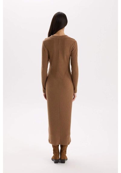 DeFacto Bodycon Vücudu Saran Basic Düz V Yaka Düğmeli Fitilli Kaşkorse Midi Uzun Kollu Elbise B3261AX24WNBN325 Kahve