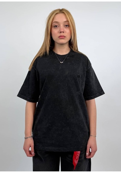 Zaee Nakışlı Oversize Tişört Siyah Eskitme