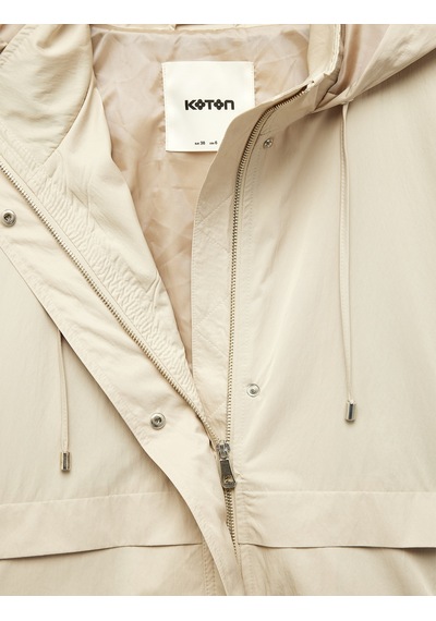 Koton Krinkıl Paraşüt Kumaş Uzun Kollu Cepli Fermuarlı Oversize Kapüşonlu Yağmurluk Taş 6sak00074ew Koton Krinkıl Paraşüt Kumaş Uzun Kollu Cepli Fermuarlı Oversize Kapüşonlu Yağmurluk Taş 6sak00074ew