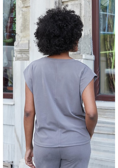 Jument Kadın Modal İpeksi Likralı Kumaş Geniş Sıfır Yaka Düşük Omuzlu T-shirt Bluz-antrasit Antrasit Jument Kadın Modal İpeksi Likralı Kumaş Geniş Sıfır Yaka Düşük Omuzlu T-shirt Bluz-antrasit Antrasit