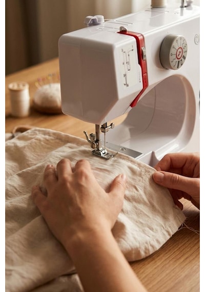 Kiwi Ksw-3072 Dikiş Makinesi 12 Desen & Çift İplik & Ayak Pedallı Beyaz