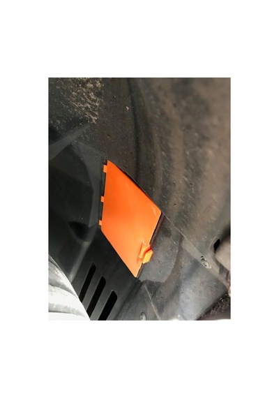 2013 Fiat 500e Tampon Üzerine Monteli Lambalar İçin Erişim Kapakçığı