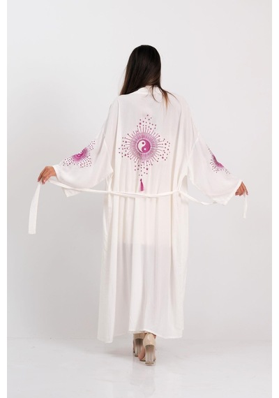 Keyifli Moda Kadın Beyaz Sırtı Ve Kolları Nakışlı Püsküllü Uzun Kimono - Beyaz
