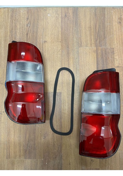 Toyota Hiace Stop Lambası Sağ Sol Set 2000-2008