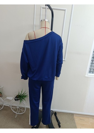 Kadın Tek Omuzdan Açık Uzun Kollu Viskon Iki Iplik Bluz Ve Yan Şerit Detaylı Pantolon Ikili Takım Lacivert