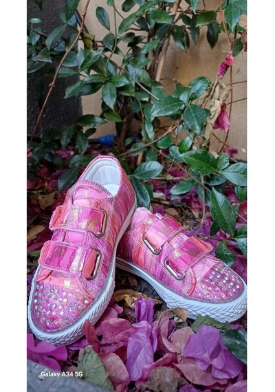 Scarpe Magiche Pembe Pile Kız Çocuğu Ayakkabısı Işıklı 31-35 Numara Arası Işıksızdır Pembe Scarpe Magiche Pembe Pile Kız Çocuğu Ayakkabısı Işıklı 31-35 Numara Arası Işıksızdır Pembe