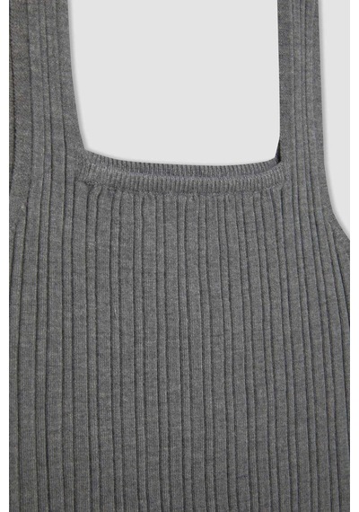 DeFacto Slim Fit Dar Kesim Kare Yaka Triko Atlet U6412AZ24AUGR210