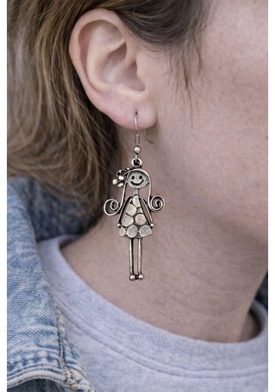 Happy Doll Charm Figürlü Gümüş Renk Unisex Sallantılı Küpe Çok Renkli