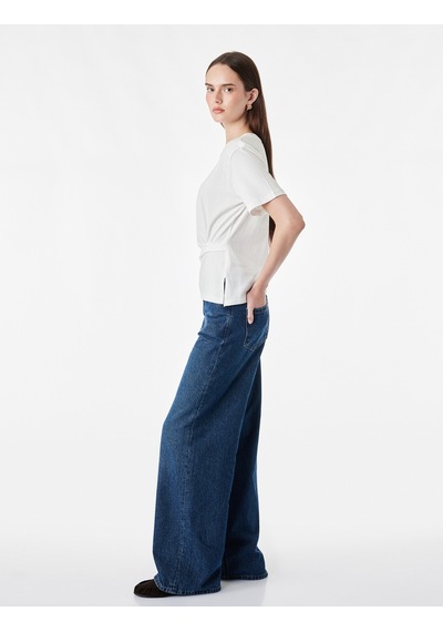 Koton Regular Fit Kısa Kollu Bisiklet Yaka Drape Detaylı Pamuklu Basic Tişört Ekru 7wak50149ek Koton Regular Fit Kısa Kollu Bisiklet Yaka Drape Detaylı Pamuklu Basic Tişört Ekru 7wak50149ek