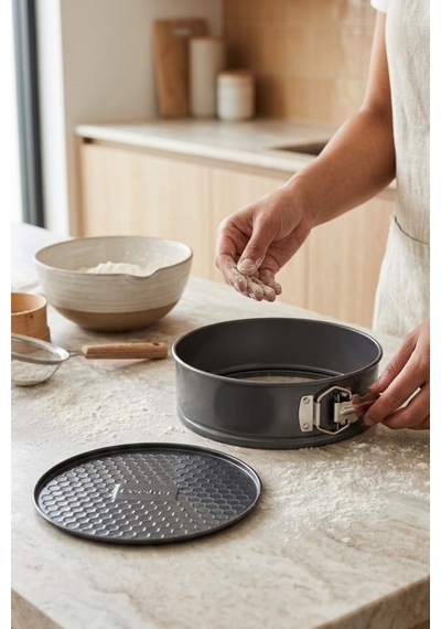 Cooker 20 Cm Kelepçeli Kek Kalıbı Ckr3562 Gri