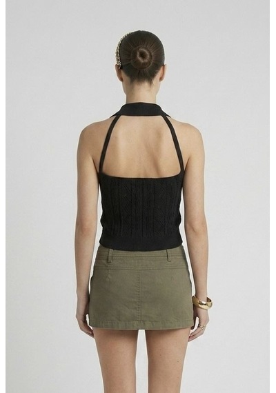 Neden Tekstil Kadın Polo Yaka Sırt Dekolteli Crop Bluz - Siyah