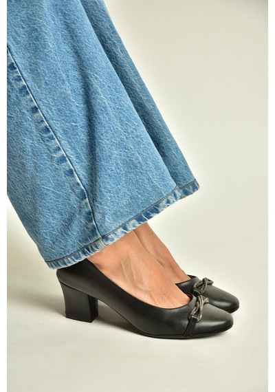 Fox Shoes Z820851009 Siyah Kalın Topuklu Kadın Ayakkabı