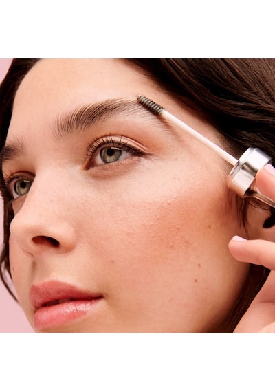 Benefit Fluff Up Brow Wax Esnek ve Yumuşak Kaş Sabitleyici 6 ML