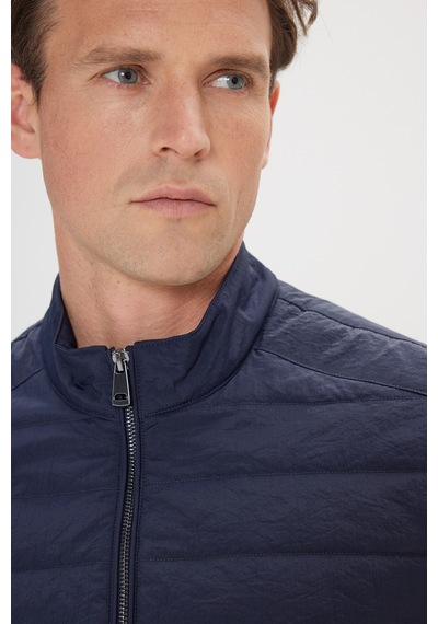 AC&Co / Altınyıldız Classics Erkek Lacı Standart Fit Normal Kesim Gizli Kapüşonlu Yan Cep Mont Lacı Lacivert AC&Co / Altınyıldız Classics Erkek Lacı Standart Fit Normal Kesim Gizli Kapüşonlu Yan Cep Mont Lacı Lacivert