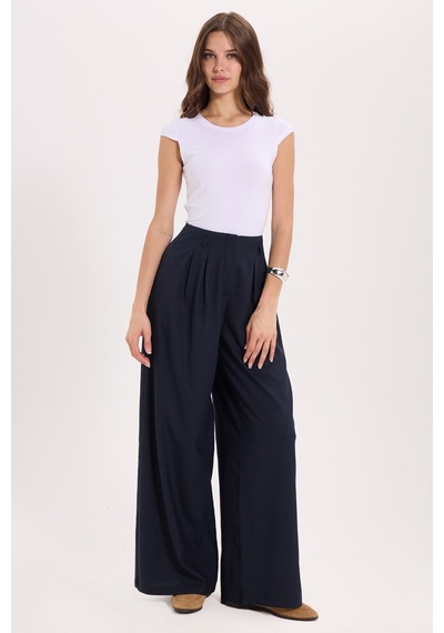 Tudors Kadın Slim Fit Dar Kesim Pamuklu Likralı Bisiklet Yaka Ay Kol Beyaz Tişört-51120