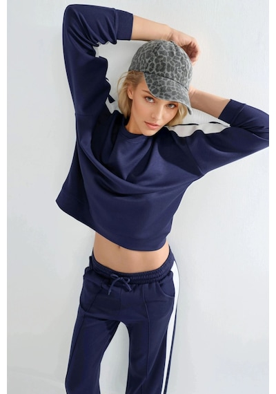 Hiccup Modal Dokulu Regular Fit Sweatshirt & Pantolon Takımı Berşan Collection Lacivert Hiccup Modal Dokulu Regular Fit Sweatshirt & Pantolon Takımı Berşan Collection Lacivert