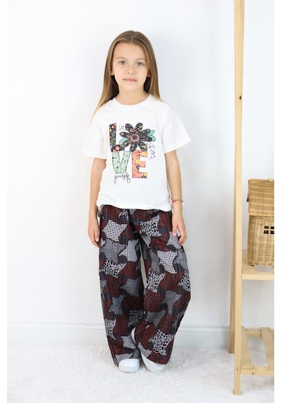 Fesshera Kız Çocuk Love Yourself Baskılı Tişört Ve Geometrik Etnik Desenli Geniş Paça Pantolon Takımı Siyah Fesshera Kız Çocuk Love Yourself Baskılı Tişört Ve Geometrik Etnik Desenli Geniş Paça Pantolon Takımı Siyah