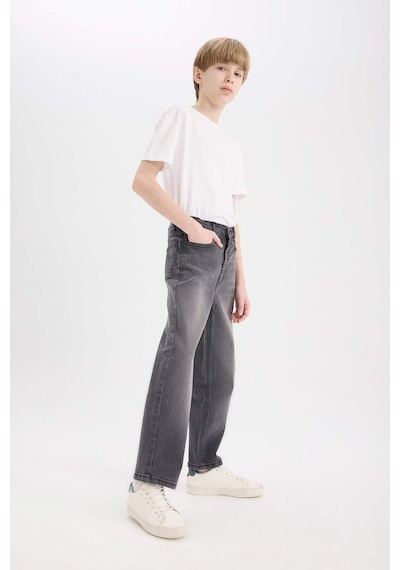DeFacto Erkek Çocuk Loose Fit Düz Paça Basic Düz Jean Pantolon D6489A825SMNM55 DeFacto Erkek Çocuk Loose Fit Düz Paça Basic Düz Jean Pantolon D6489A825SMNM55