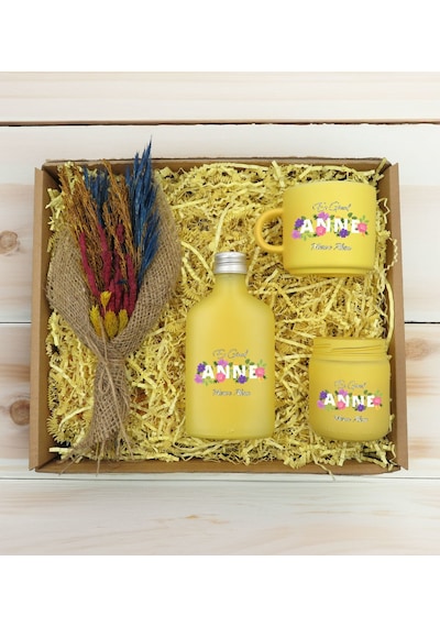 Bk Gift Kişiye Özel İsimli Dtf Anne Temalı Sarı Kahve Fincanı & Kolonya & Mum & El Yapımı Kuru Çiçek Buketi Hediye Seti-3, Anneye Hediye, Anneler Günü