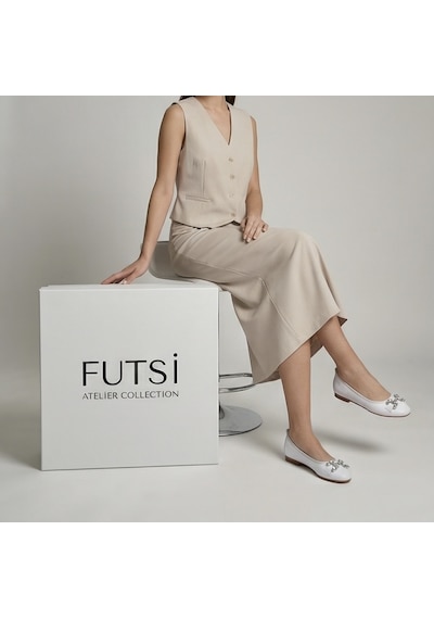 Futsishoes Mıstral Beyaz Hakiki Deri Taş Aksesuar Detaylı Kadın Babet Ayakkabı