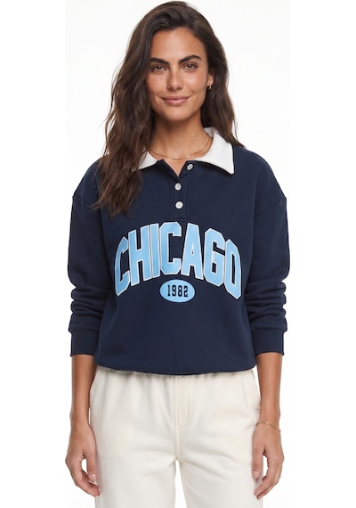 Onloox Kadın Lacivert Lacivert Pamuklu Polo Yaka Üç İplik Şardonlu Chicago Baskılı Uzun Kollu Sweatshirt Onloox Kadın Lacivert Lacivert Pamuklu Polo Yaka Üç İplik Şardonlu Chicago Baskılı Uzun Kollu Sweatshirt